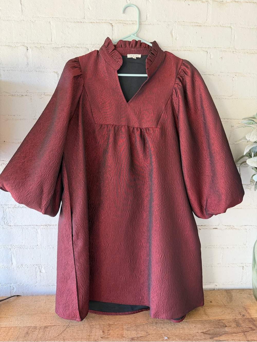 JODIFL Burgundy Textured Puff-Sleeve Mini Dress